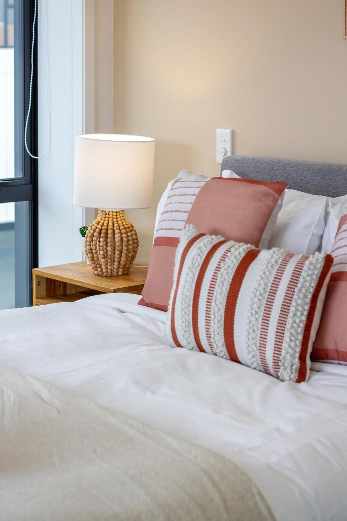 Modern City Lifestyle: 2 Bedroom 1 Bath Christchurch Exterior photo